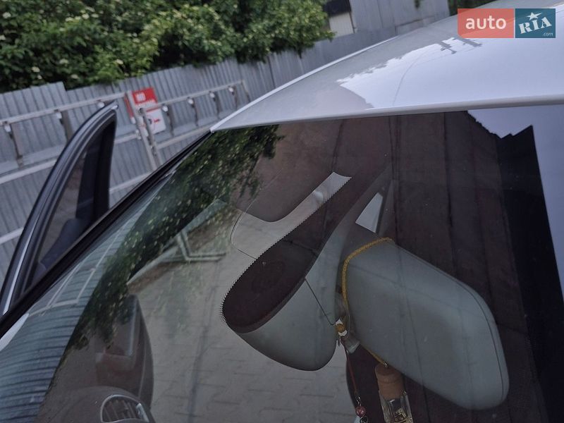 Седан Audi A4 2013 в Рахові