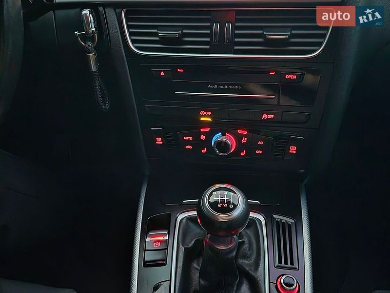 Седан Audi A4 2013 в Рахові