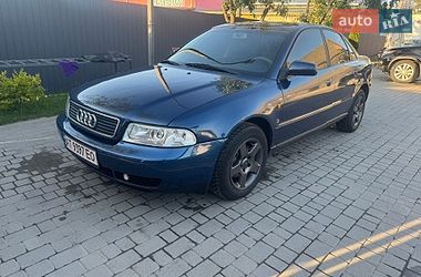 Седан Audi A4 1998 в Рогатине