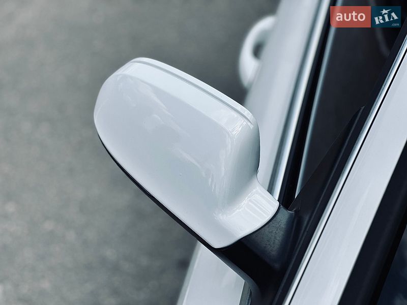 Седан Audi A4 2014 в Кременчуге