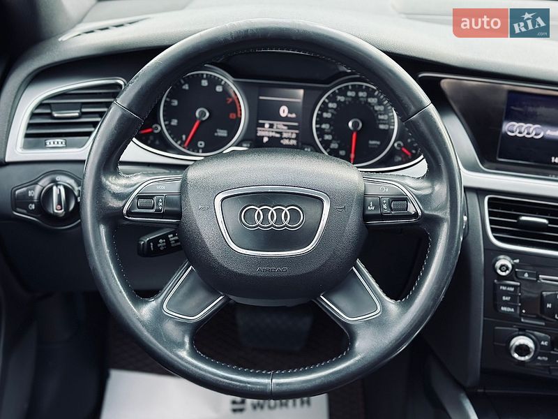 Седан Audi A4 2014 в Кременчуге