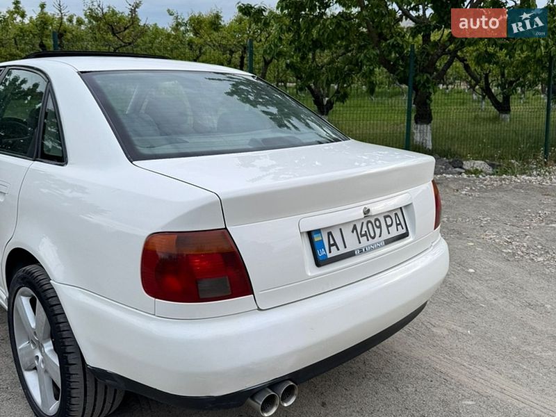 Седан Audi A4 1996 в Немішаєве