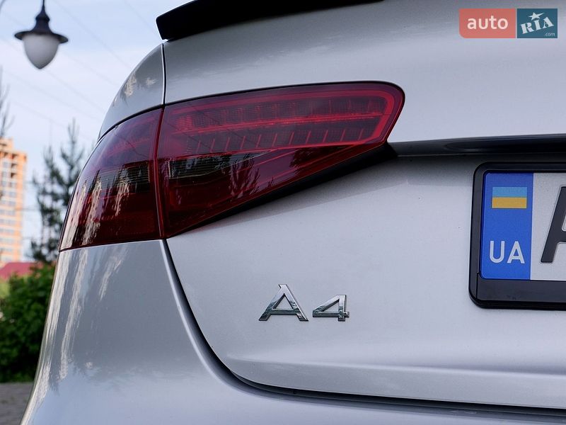 Седан Audi A4 2012 в Івано-Франківську