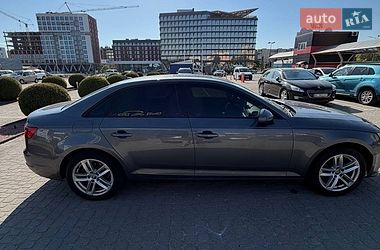 Седан Audi A4 2017 в Львове