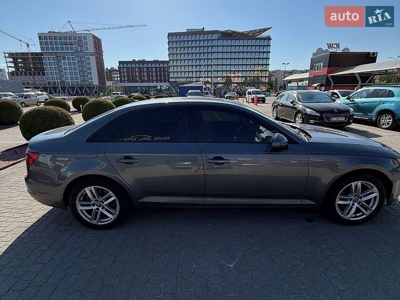 Седан Audi A4 2017 в Львове