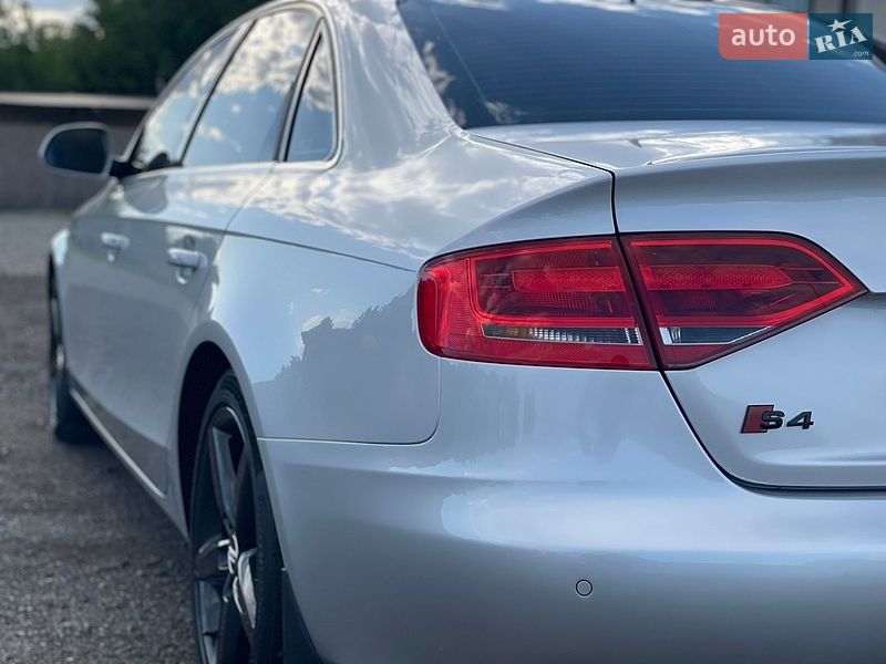 Седан Audi A4 2008 в Хусте