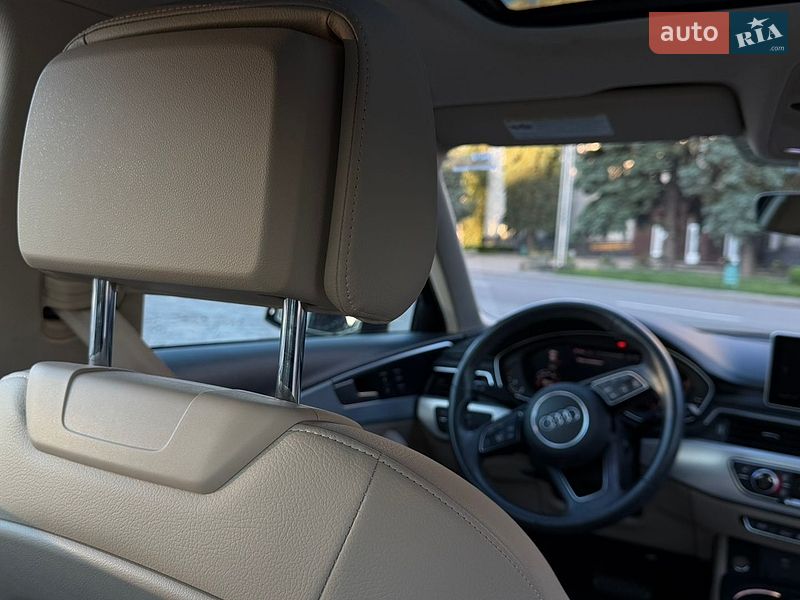 Седан Audi A4 2018 в Кременчуці