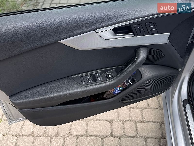 Седан Audi A4 2017 в Львове