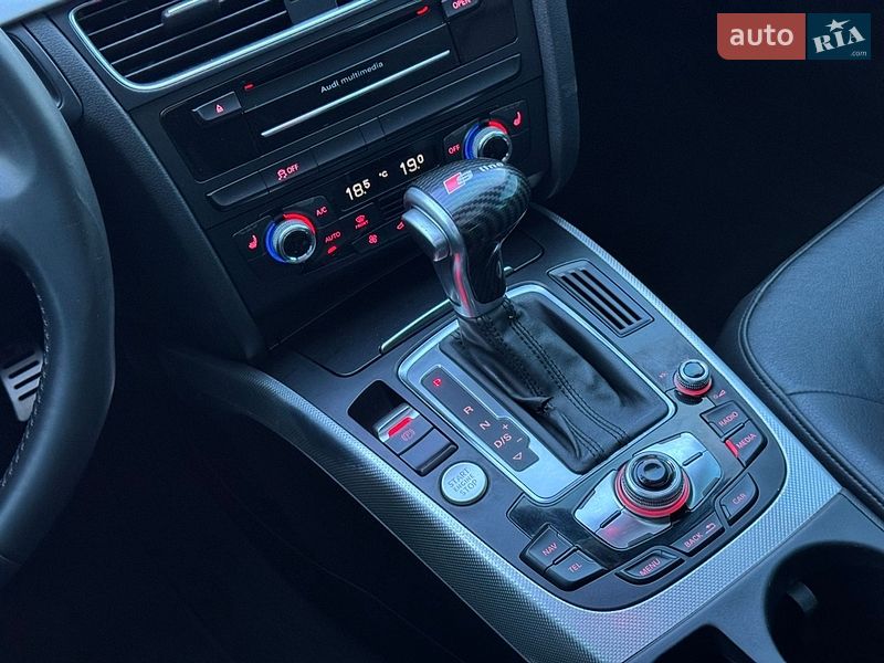 Седан Audi A4 2015 в Луцке