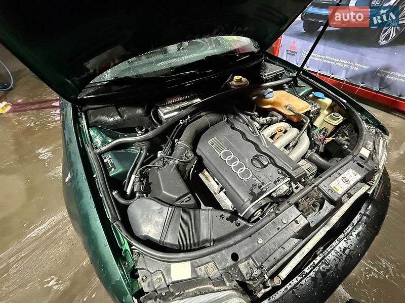 Седан Audi A4 1997 в Черновцах