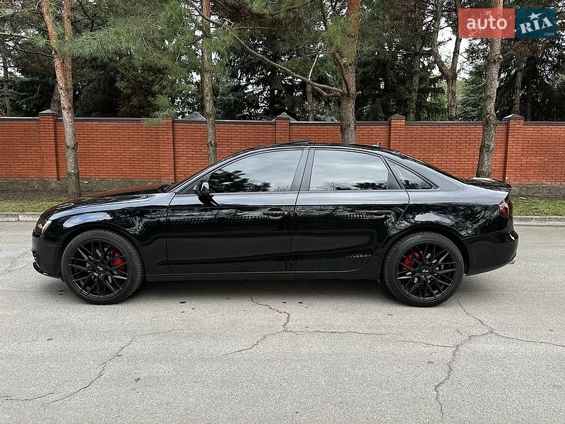 Седан Audi A4 2013 в Дніпрі