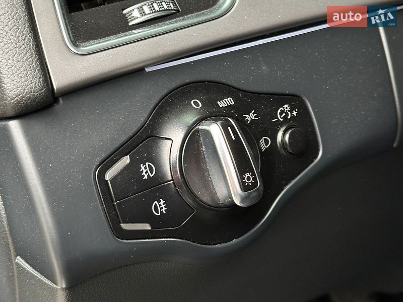 Седан Audi A4 2013 в Дніпрі