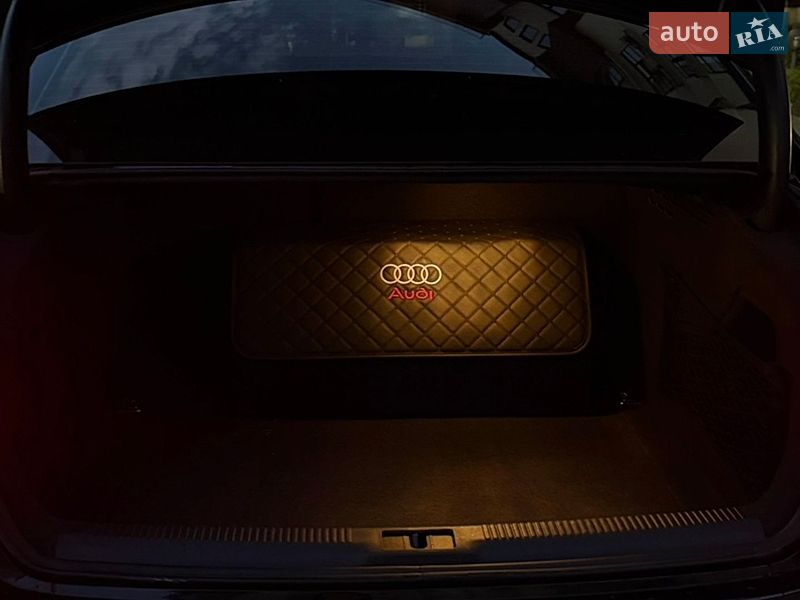 Седан Audi A4 2015 в Киеве