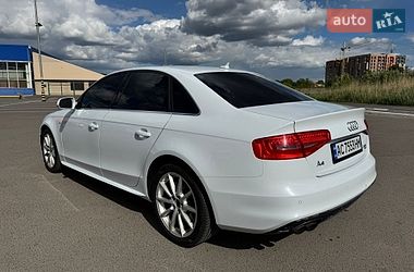 Седан Audi A4 2013 в Луцке