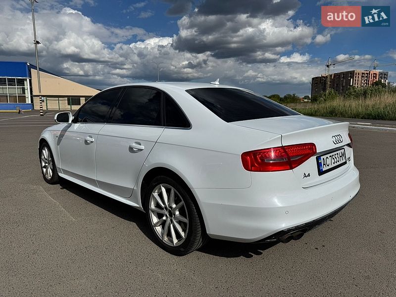 Седан Audi A4 2013 в Луцке