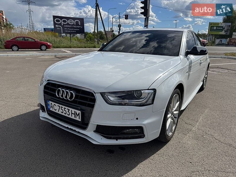 Седан Audi A4 2013 в Луцке