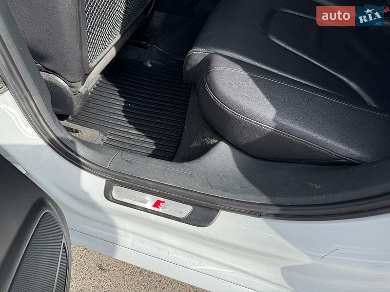 Седан Audi A4 2013 в Луцке