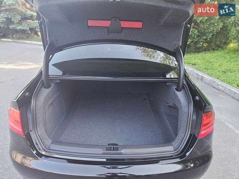 Седан Audi A4 2008 в Запоріжжі