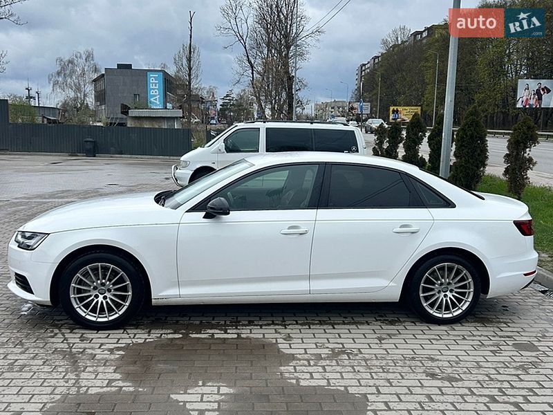 Седан Audi A4 2017 в Львові