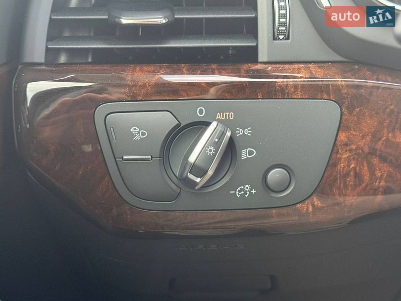 Седан Audi A4 2019 в Киеве