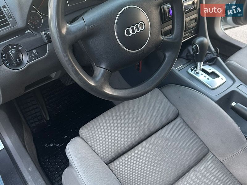 Седан Audi A4 2001 в Луцьку