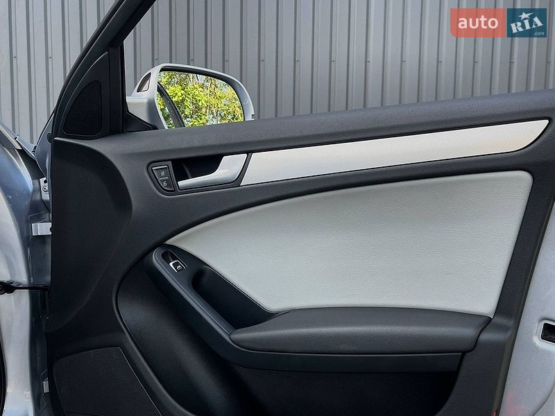 Седан Audi A4 2015 в Николаеве