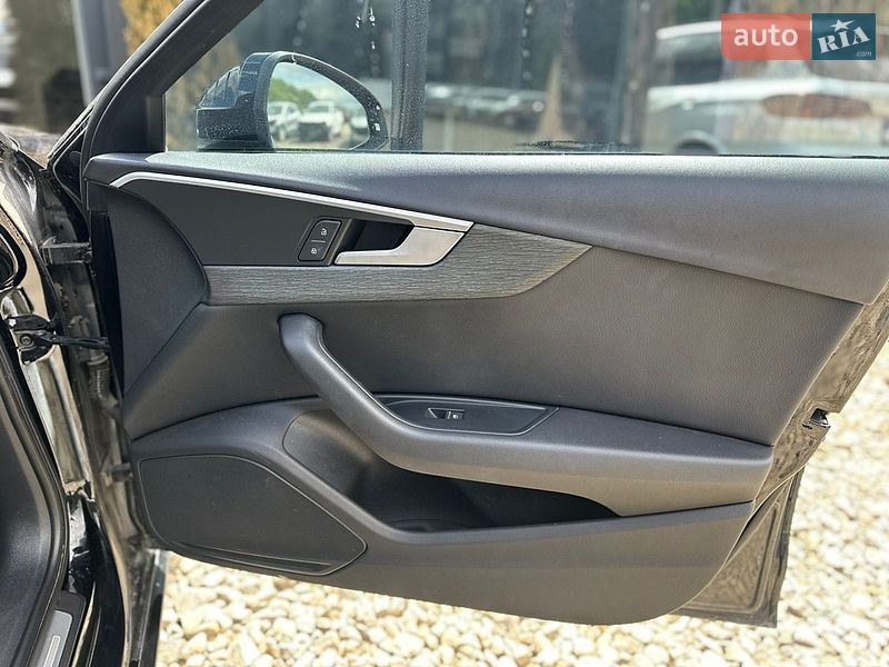 Седан Audi A4 2017 в Львові