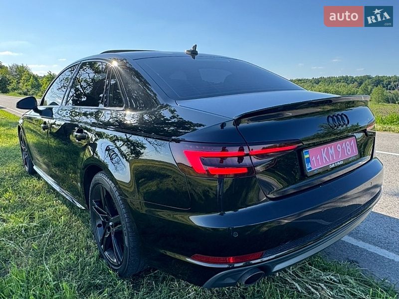 Седан Audi A4 2018 в Львові