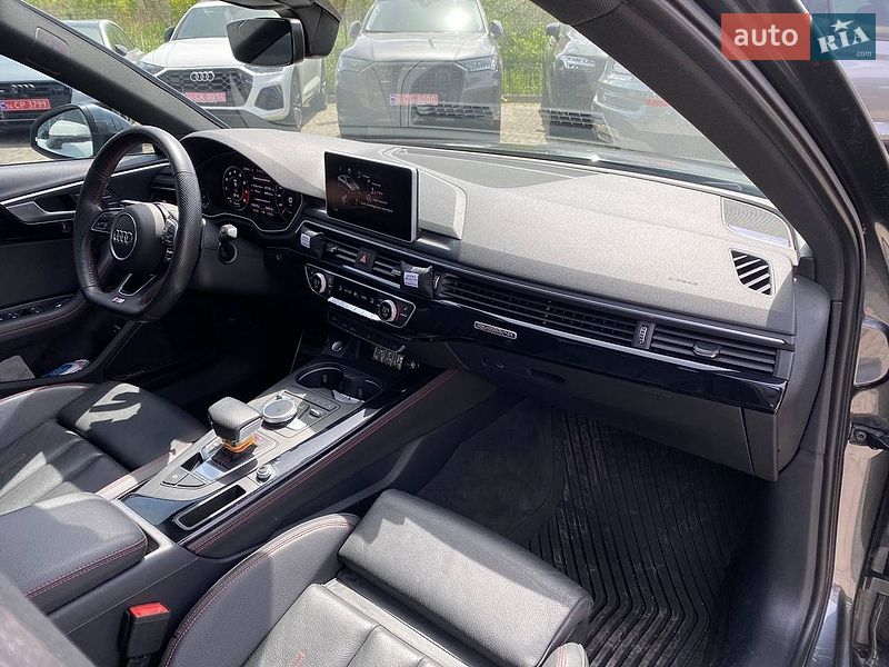 Седан Audi A4 2019 в Львове