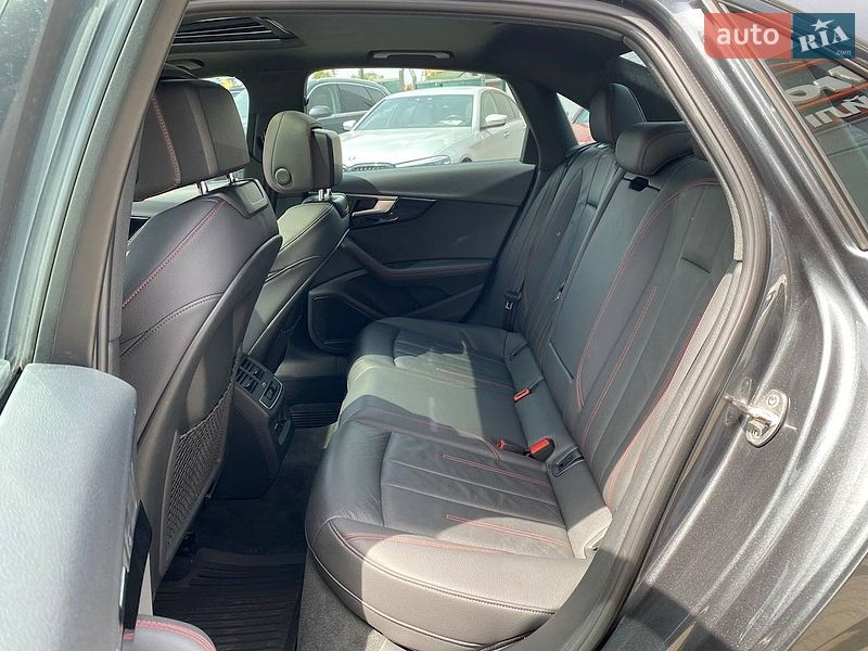 Седан Audi A4 2019 в Львове
