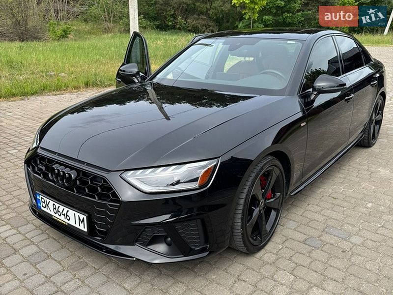 Седан Audi A4 2022 в Львові