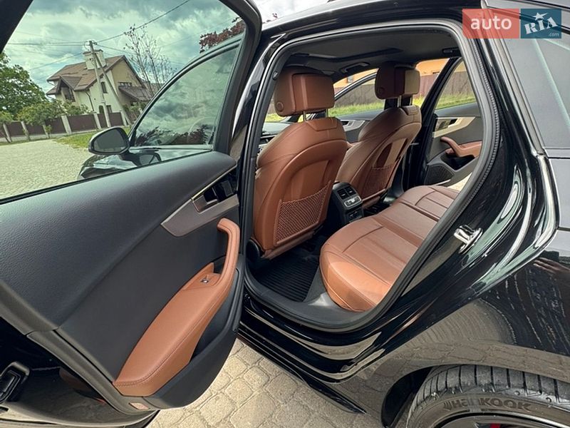Седан Audi A4 2022 в Львові
