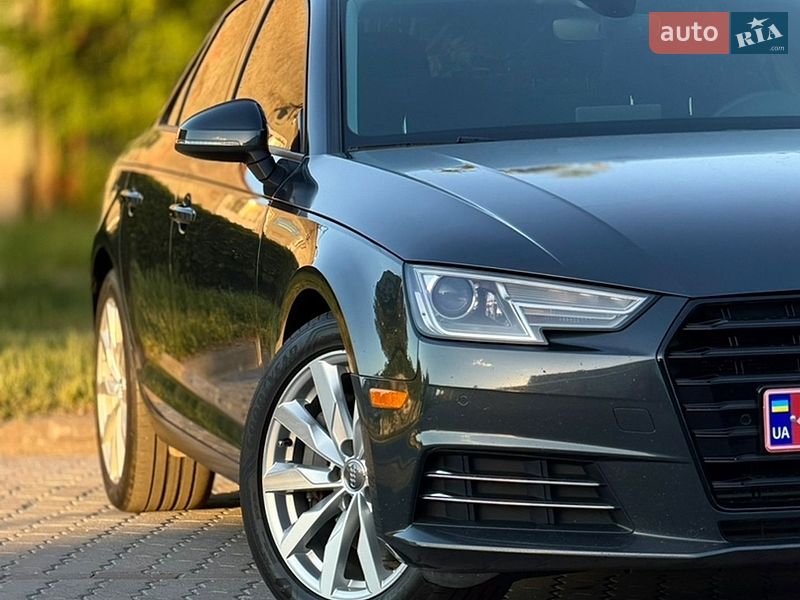 Седан Audi A4 2017 в Львове