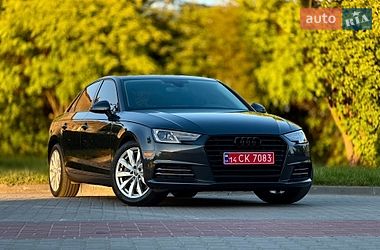 Седан Audi A4 2017 в Львове