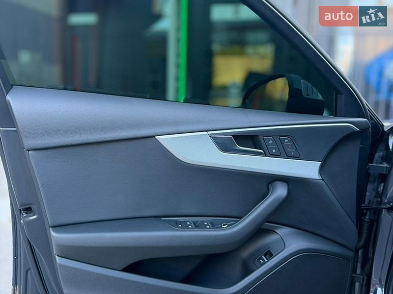 Седан Audi A4 2017 в Львове