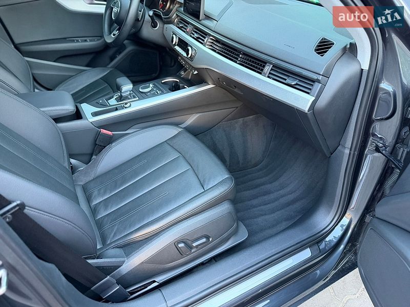 Седан Audi A4 2017 в Львове