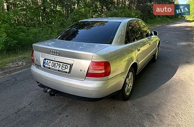 Седан Audi A4 1999 в Киверцах