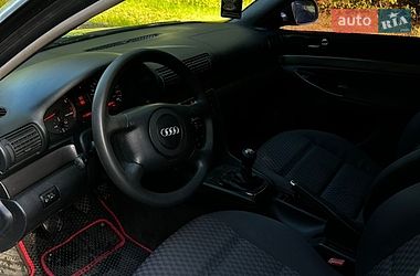 Седан Audi A4 1999 в Киверцах