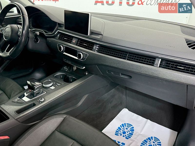 Седан Audi A4 2016 в Львове