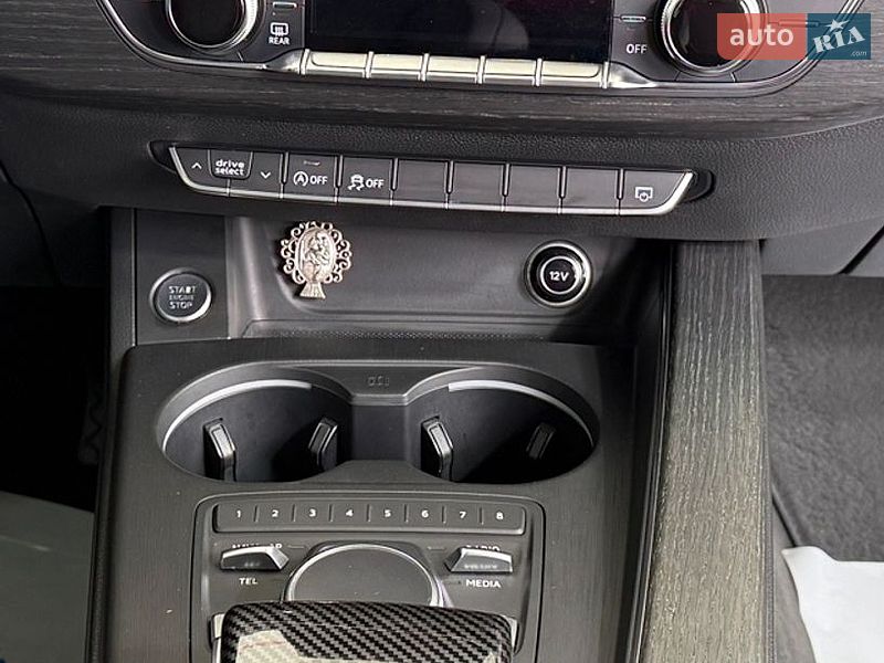 Седан Audi A4 2016 в Львове