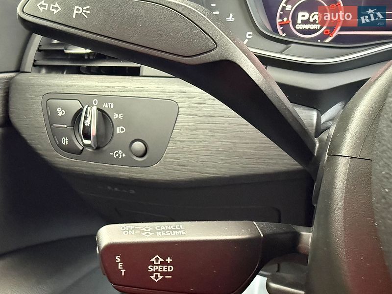 Седан Audi A4 2016 в Львове