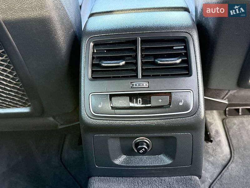 Седан Audi A4 2015 в Стрые