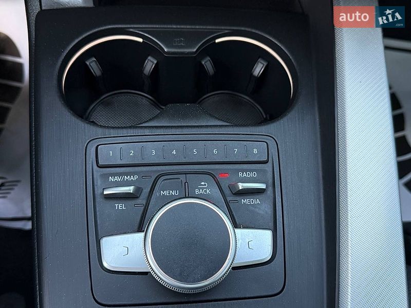 Седан Audi A4 2015 в Стрые