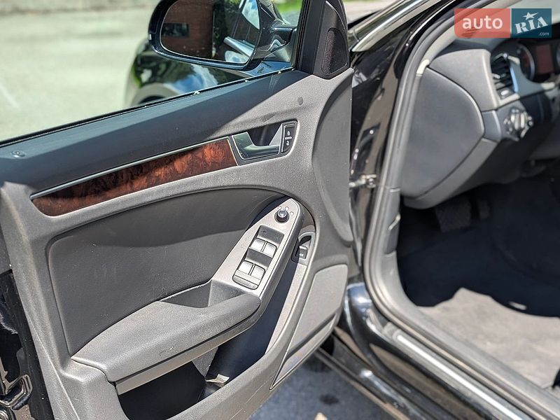 Седан Audi A4 2010 в Киеве