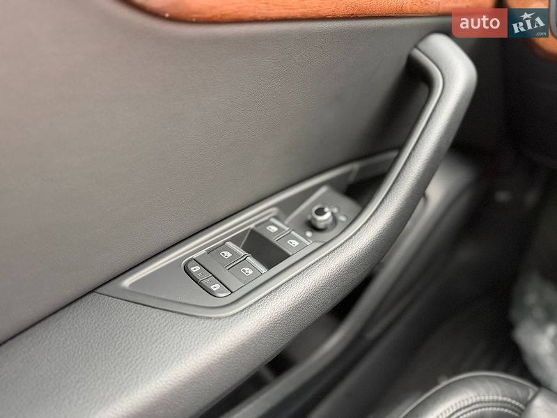 Седан Audi A4 2022 в Києві