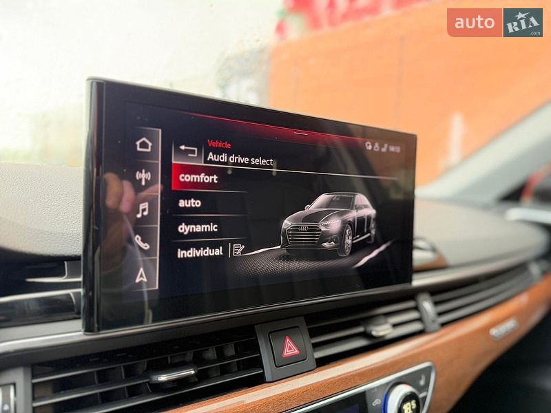 Седан Audi A4 2022 в Києві