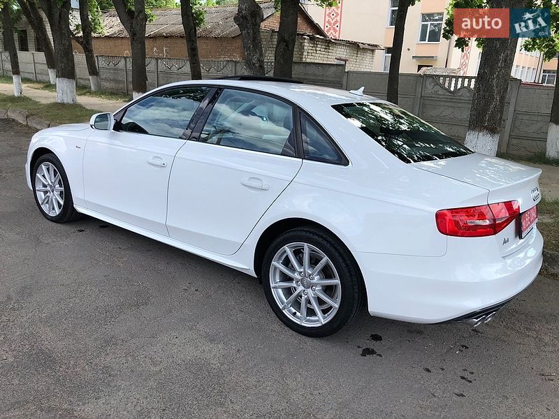 Седан Audi A4 2015 в Ровно