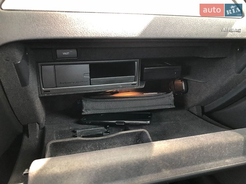 Седан Audi A4 2015 в Ровно