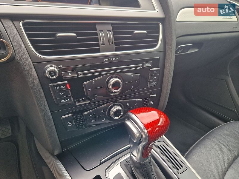 Седан Audi A4 2014 в Виннице