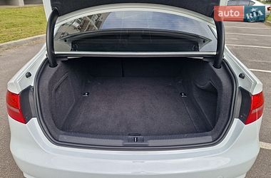 Седан Audi A4 2014 в Виннице